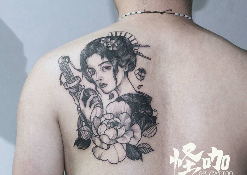 艺伎纹身图片_背部老传统纹身图案