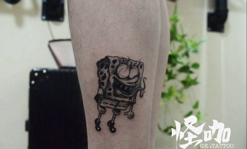 暗黑海绵宝宝纹身图片_腿部纹身图案