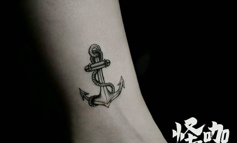 船锚纹身图片_腿部纹身图案
