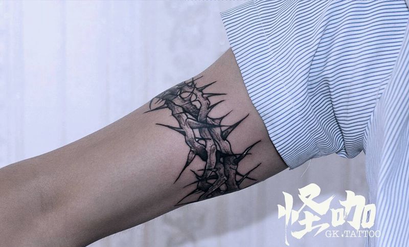 荆棘纹身图片_手臂纹身图案