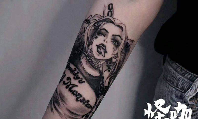 小丑女纹身图片_手臂纹身图案