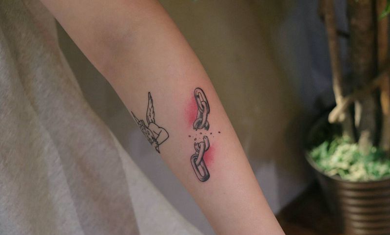 school锁链纹身图片_Old School纹身图案