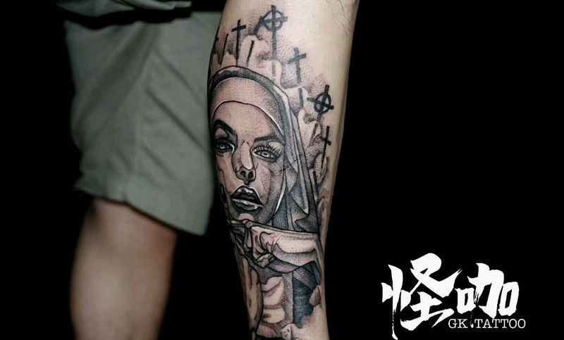 暗黑修女纹身图片_腿部纹身图案