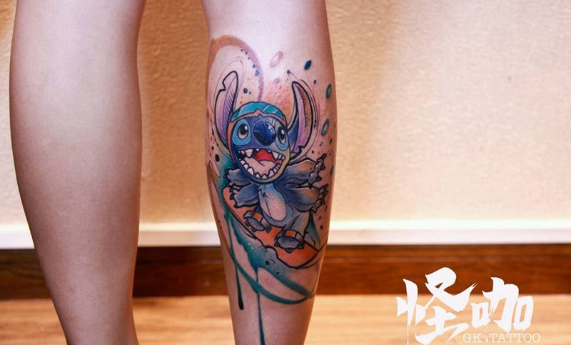 史迪仔纹身图片_腿部纹身图案