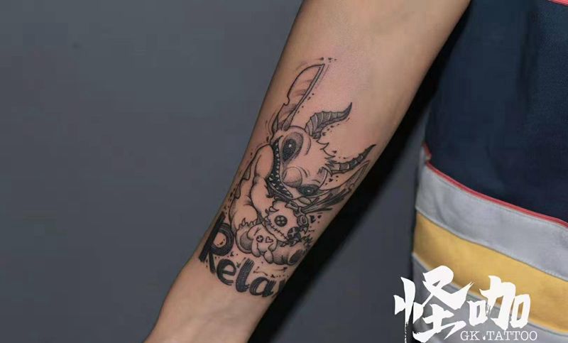 暗黑史迪仔纹身图片_手臂纹身图案