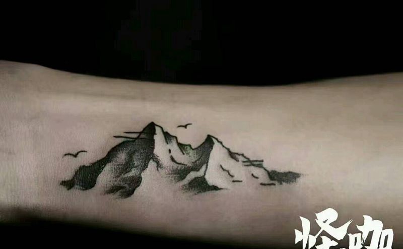 山纹身图片_手臂写实静物原创成品纹身图案