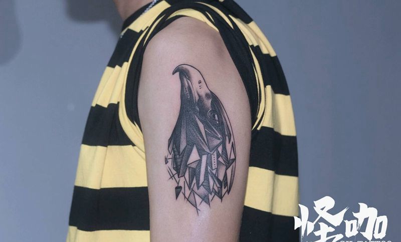鹰纹身图片_手臂纹身图案