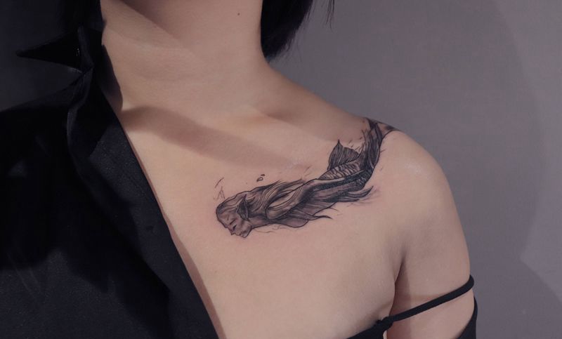 鲛人纹身图片_肩部纹身图案