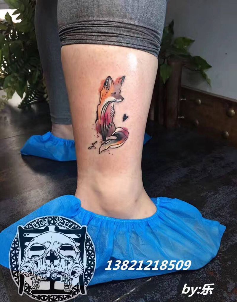 水彩狐狸纹身图片_成品腿部脚部清新欧美贴纸动物情侣纹身图案