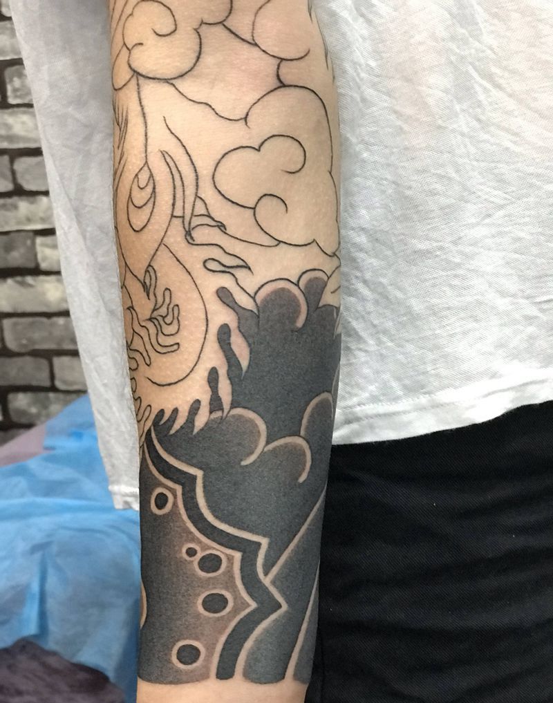 圆三雾面纹身图片_手臂老传统纹身图案