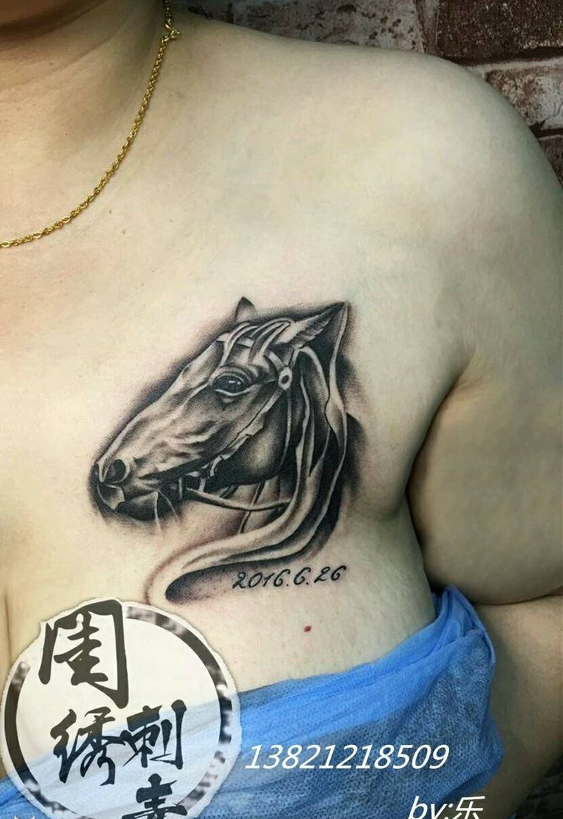 骏马纹身图片_胸部欧美肖像写实动物成品纹身图案