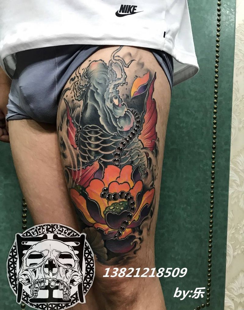 大腿锦鲤纹身图片_成品腿部臀部传统国画习俗动物纹身图案