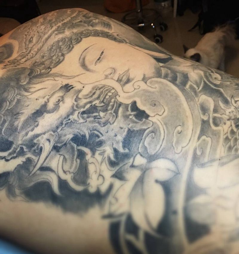 一念之间纹身图片_