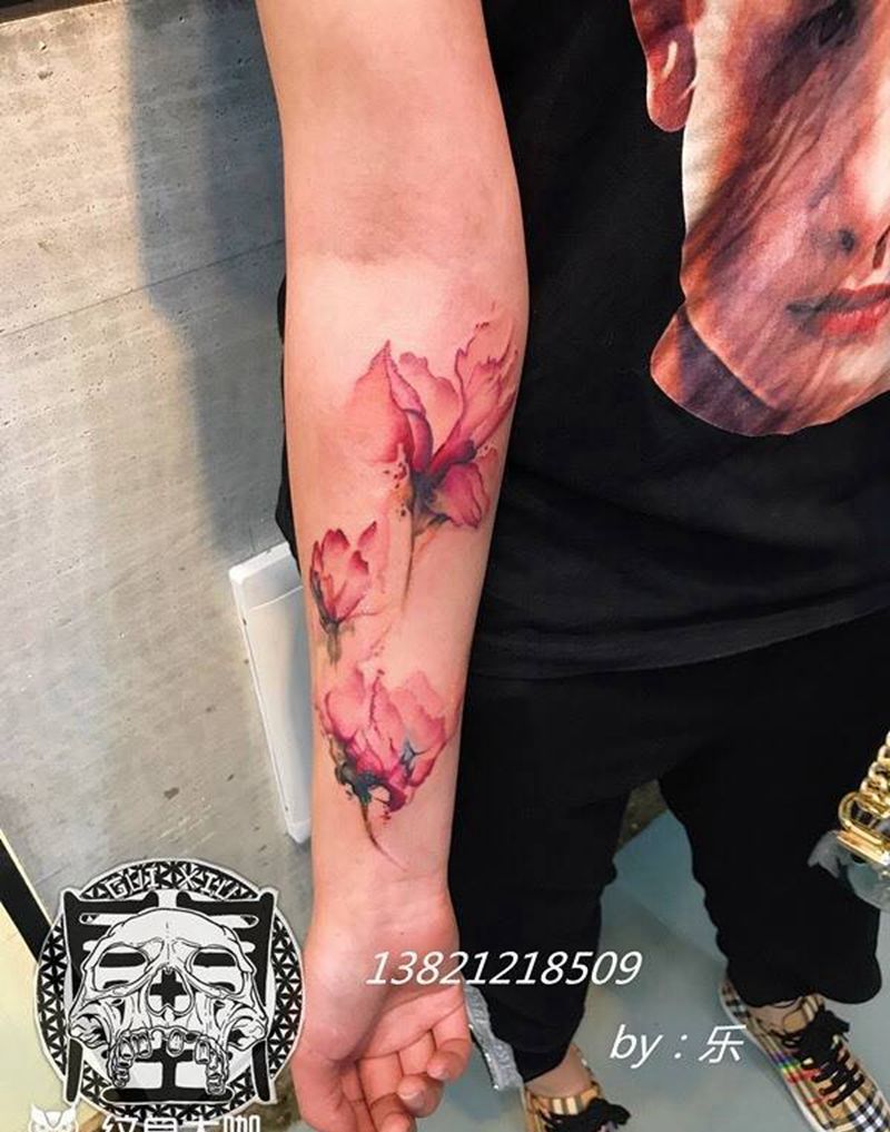 水彩罂粟纹身图片_成品手部手臂欧美清新写实植物纹身图案