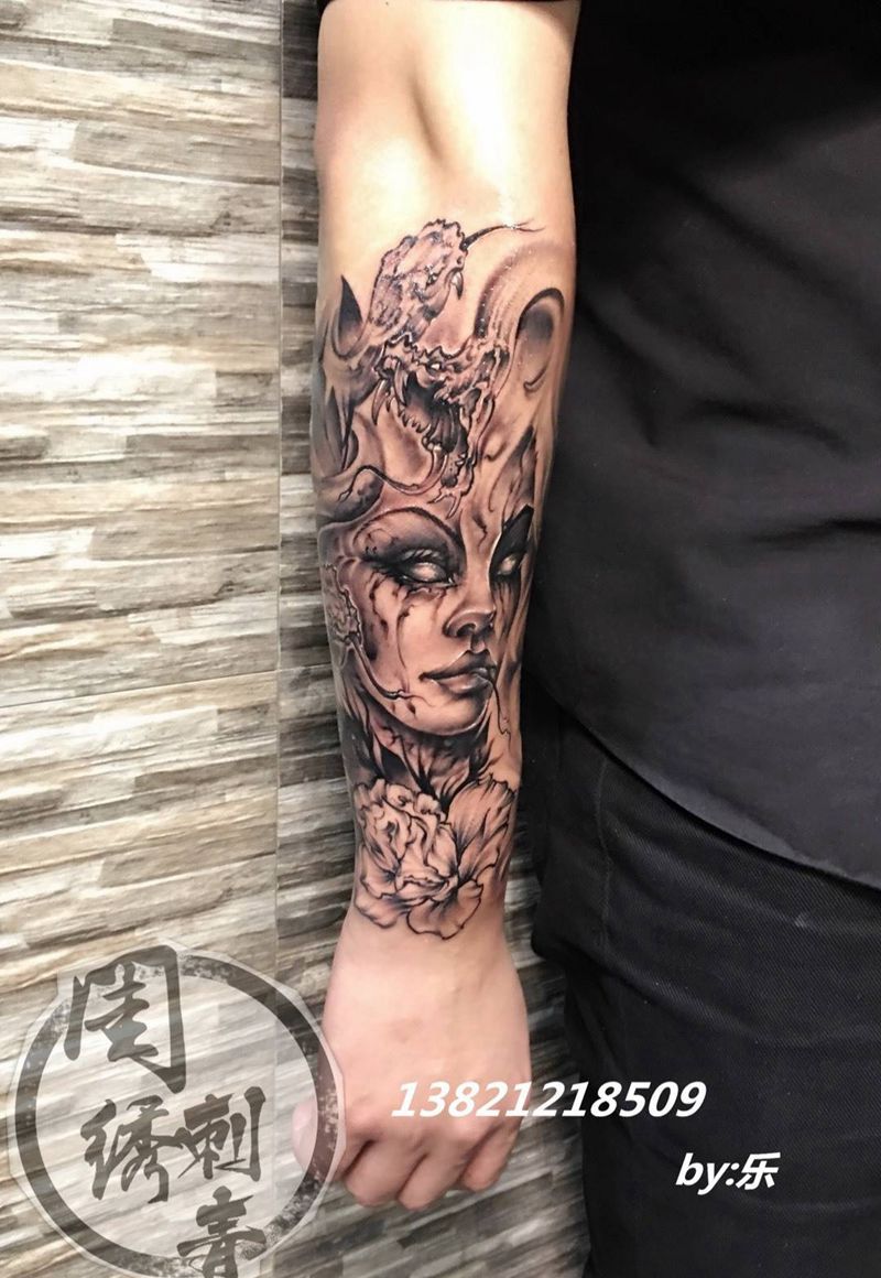 美杜莎纹身图片_成品手臂欧美写实肖像鬼神宗教人物纹身图案