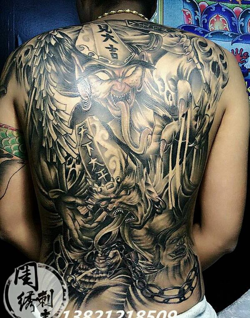 满背黑白无常纹身图片_背部传统鬼神成品纹身图案