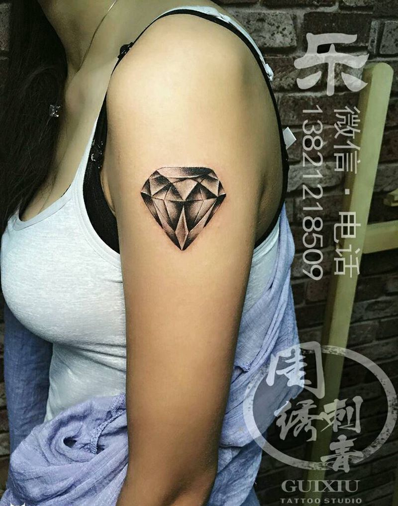 钻石纹身图片_肩部手臂清新写实贴纸几何静物成品纹身图案