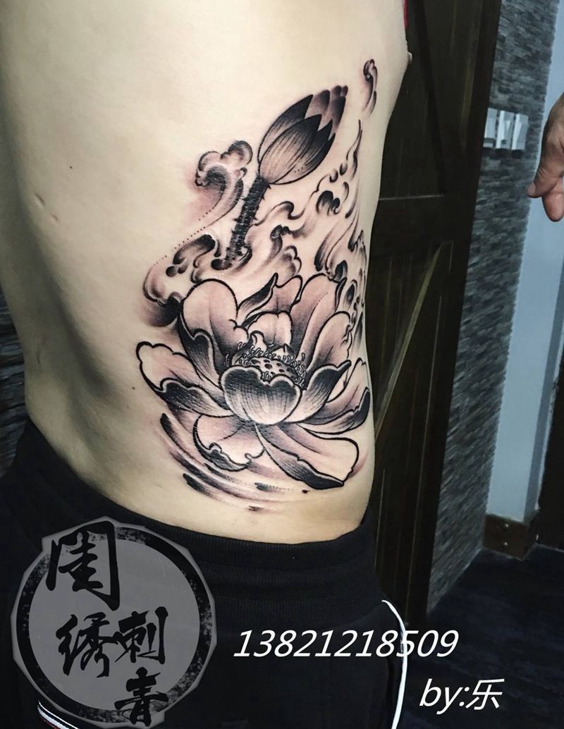 侧腰莲花 荷花纹身图片_成品腰部背部传统国画习俗植物原创纹身图案