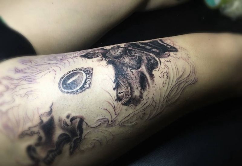 盘腿龙，未完纹身图片_