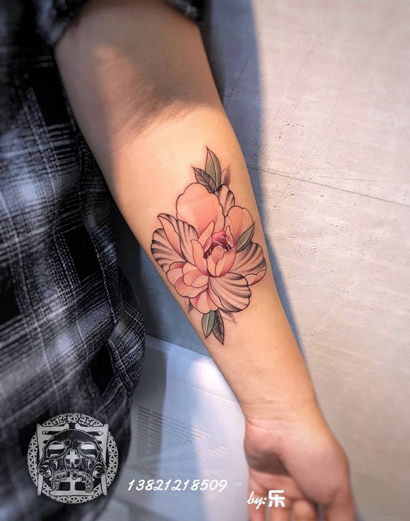 静雅素花纹身图片_肩部手臂New School水彩花朵。素花遮盖纹身图案