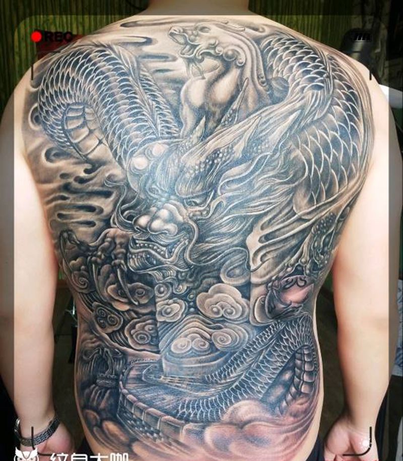 满背华脉！纹身图片_背部新传统纹身图案