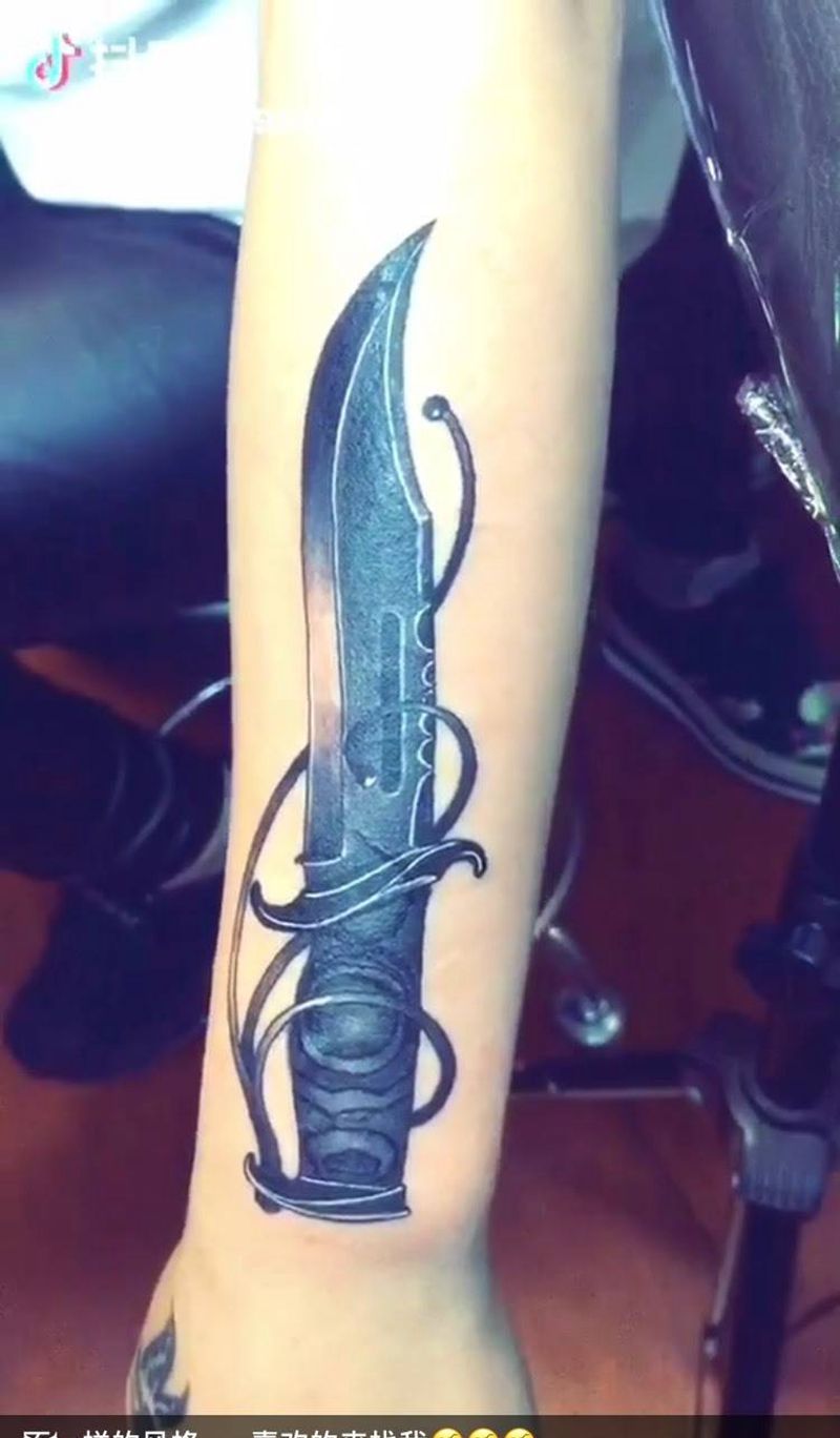 匕首纹身图片