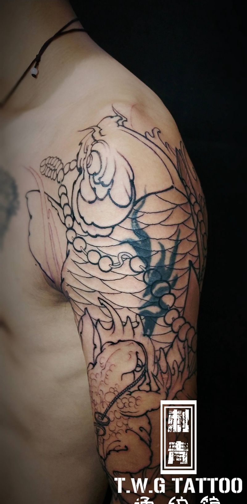 花臂纹身图片_手臂新传统鱼，鬼武士纹身图案