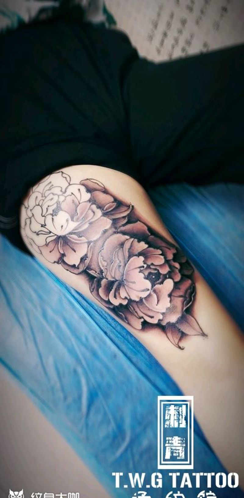 牡丹纹身图片_腿部新传统牡丹纹身图案