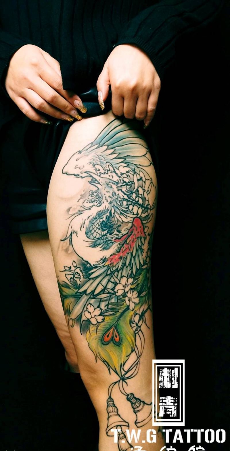 凤凰纹身图片_腿部新传统凤凰纹身图案