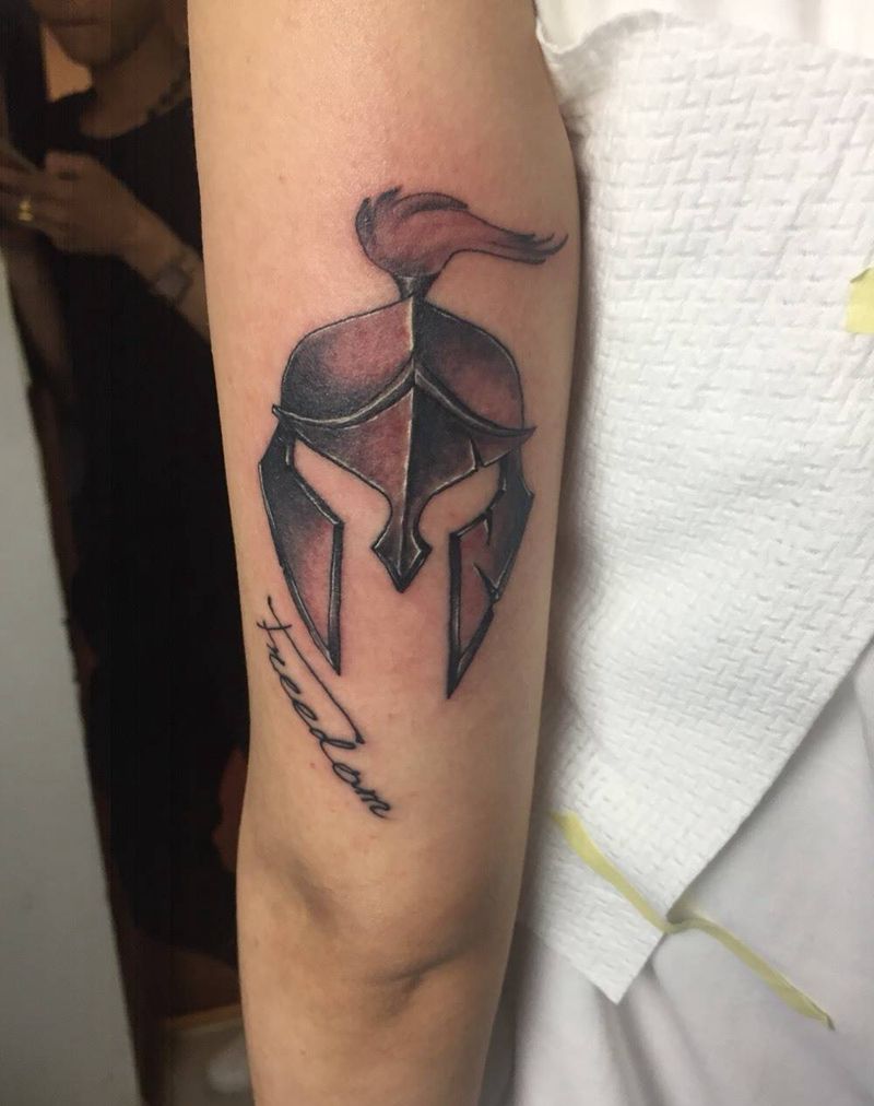 斯巴达勇士头盔纹身图片