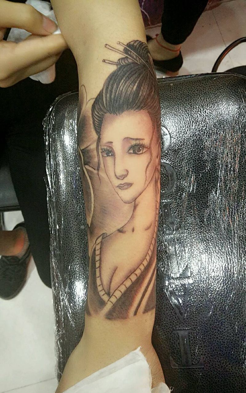 包小臂纹身图片