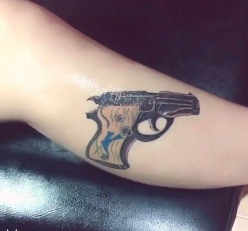 手枪纹身图片