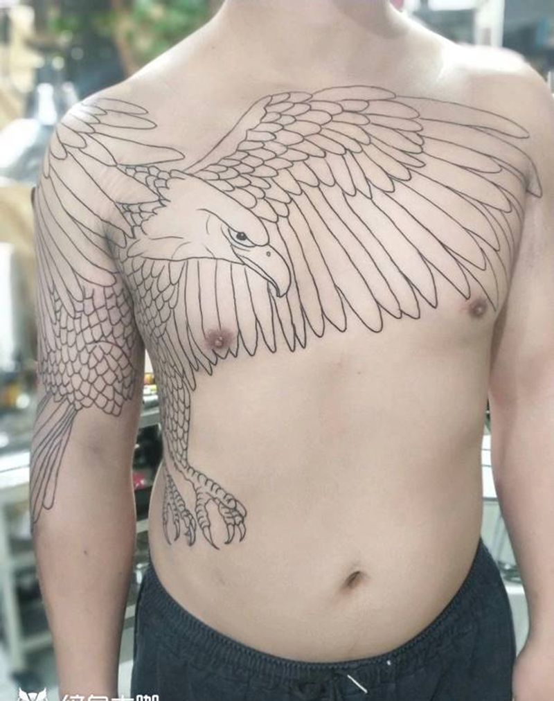 鹰纹身图片_胸部纹身图案