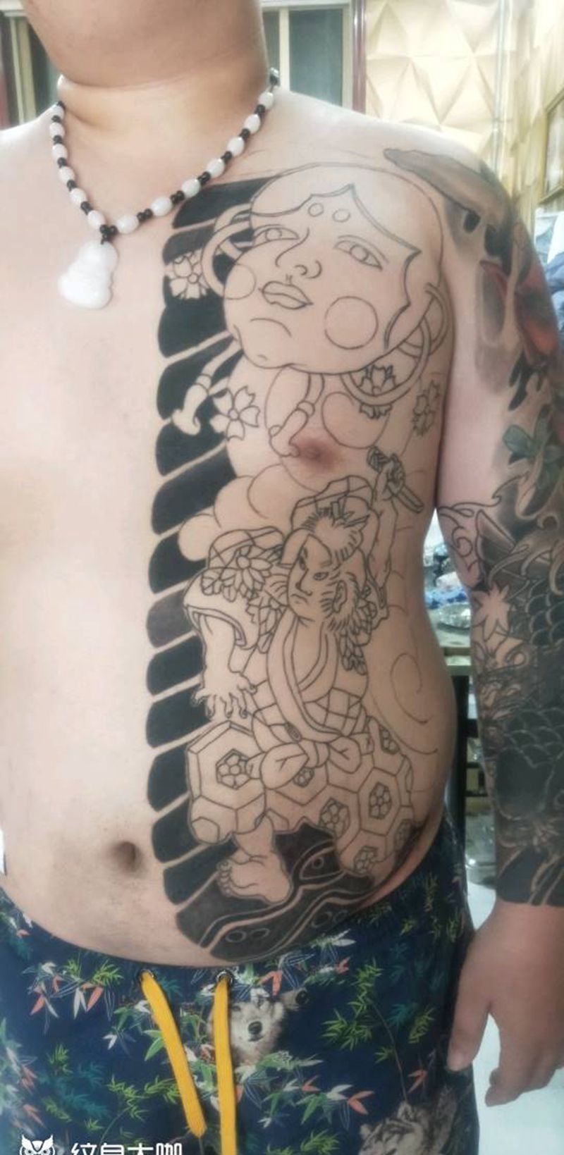 开衫进纹身图片_老传统纹身图案