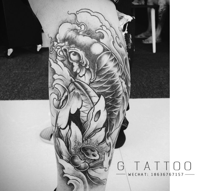 小腿鲤鱼纹身图片_成品手稿腿部传统动物情侣原创纹身图案