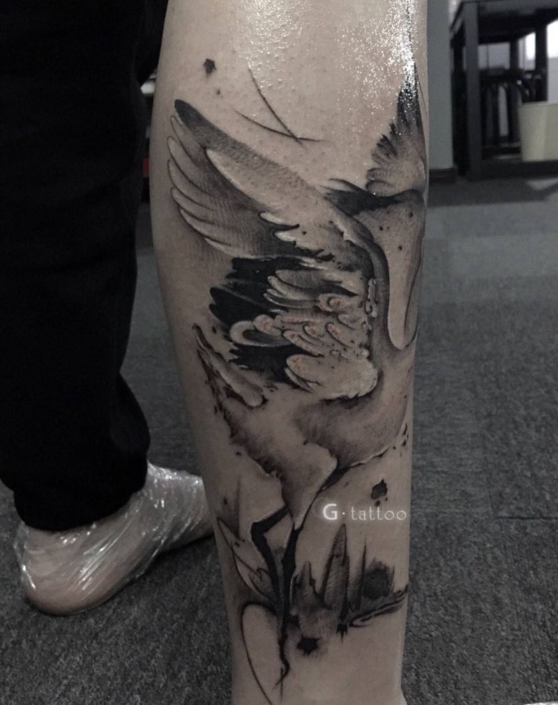 鹤（水墨）纹身图片_腿部水墨纹身图案
