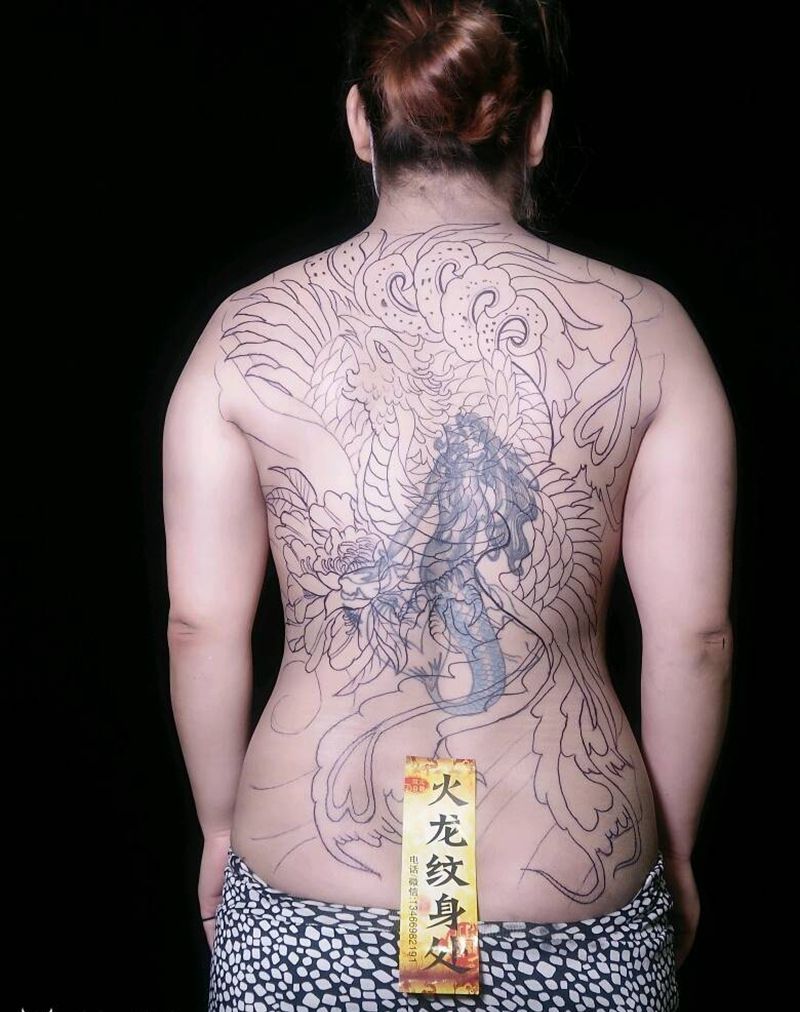 满背遮盖纹身图片