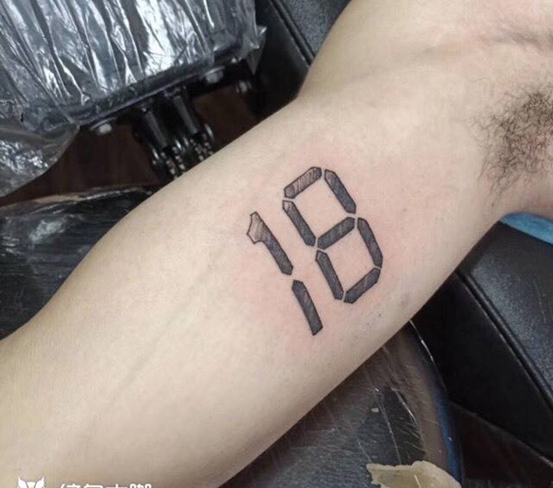 数字纹身图片_手臂几何点刺纹身图案