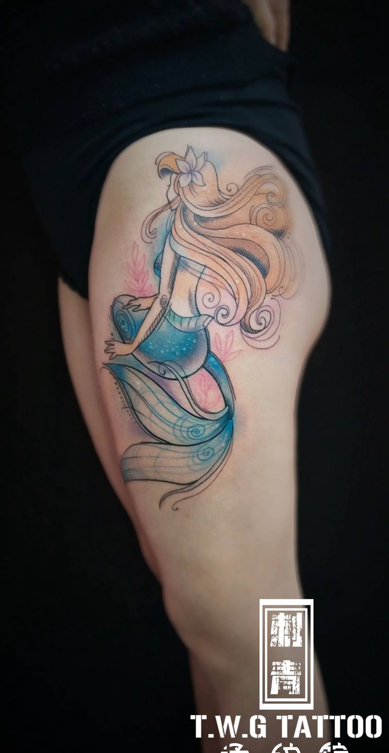 水彩美人鱼纹身图片_腿部水彩美人鱼纹身图案