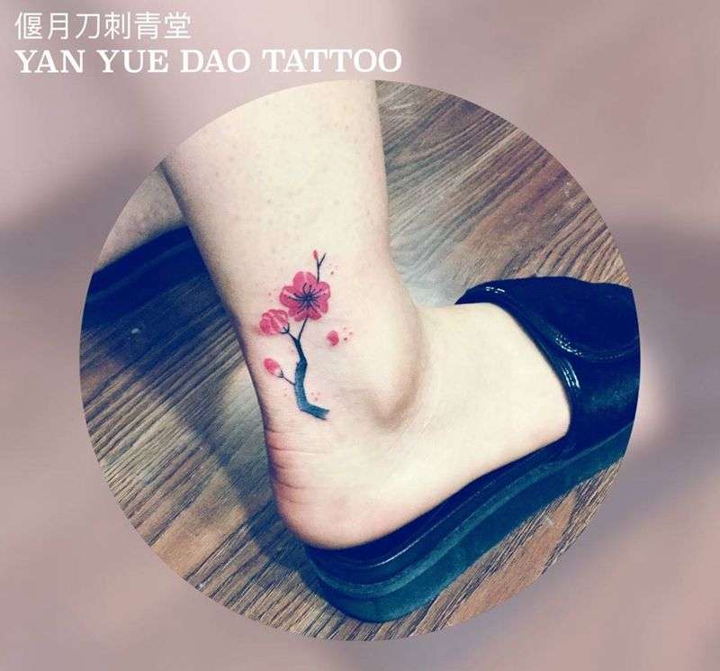 梅花纹身图片_成品脚部清新植物梅花原创纹身图案