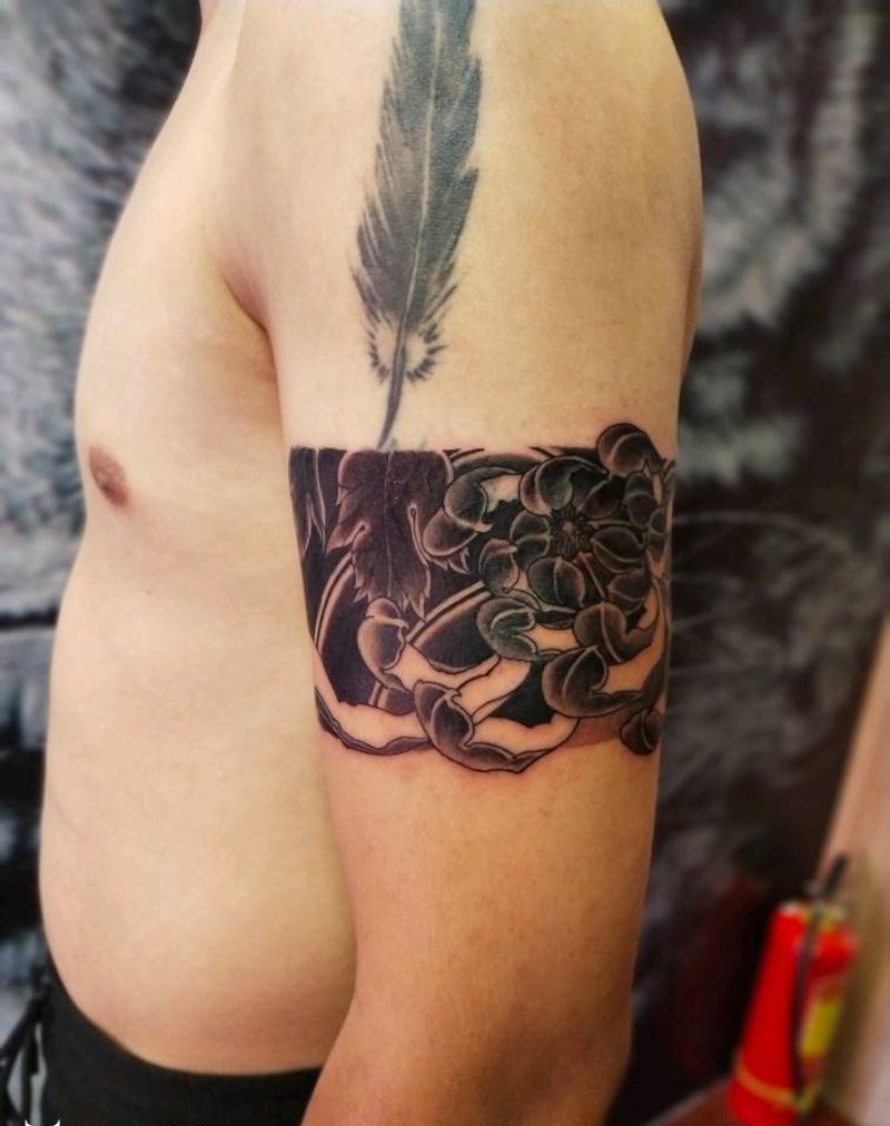 菊花，臂环纹身图片