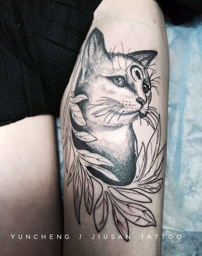 猫纹身图片_手臂腿部点刺Old School纹身图案