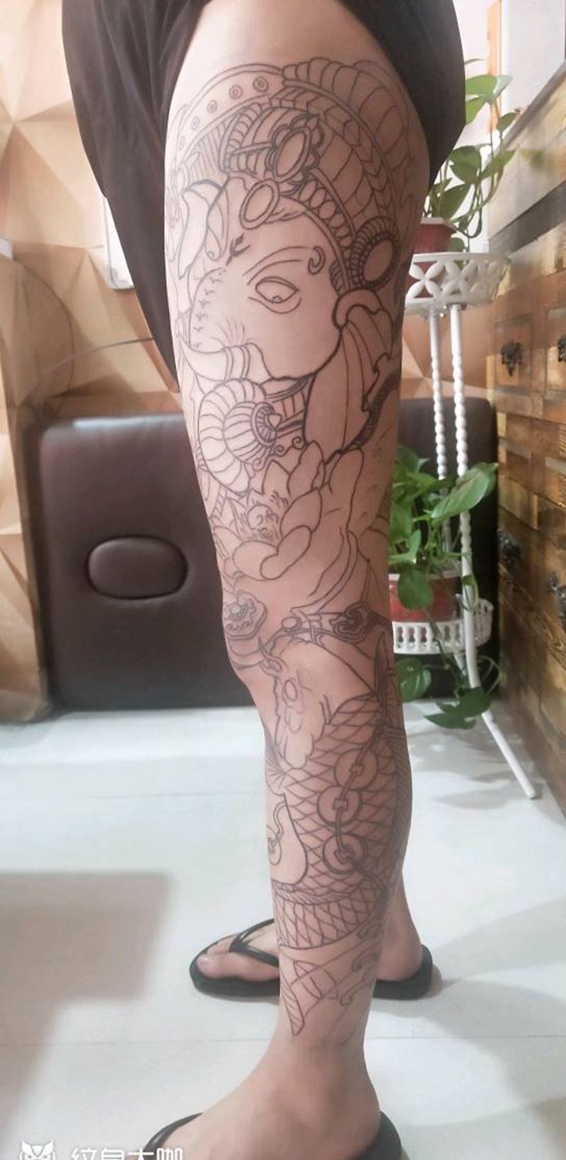 花腿纹身图片_新传统纹身图案