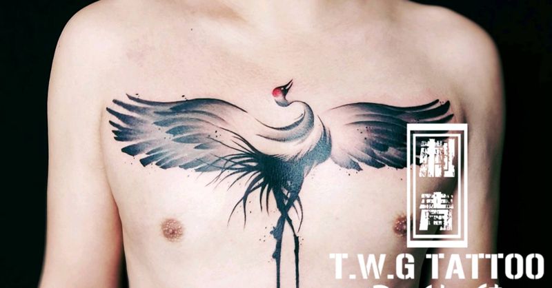 仙鹤纹身图片_胸部水墨仙鹤纹身图案