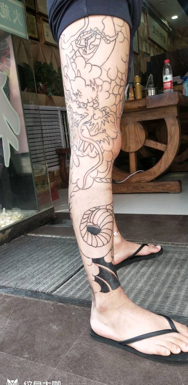 花腿龙纹身图片_老传统纹身图案