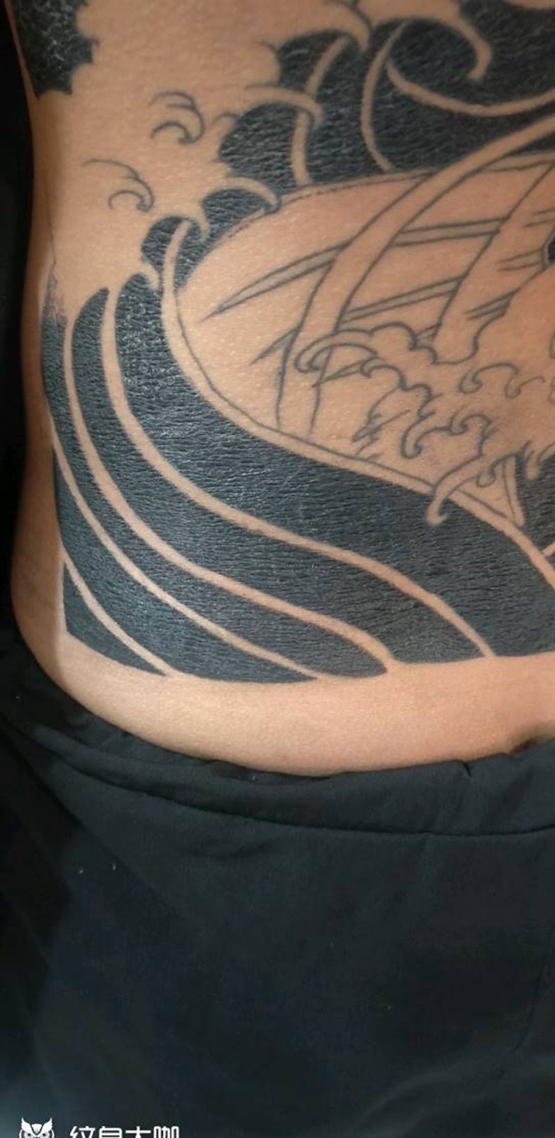 鱼跃龙门纹身图片_老传统新传统纹身图案