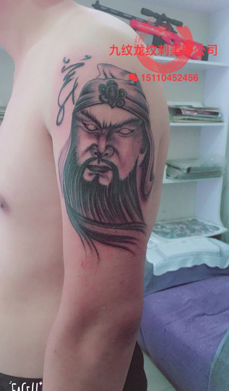 大臂关公再来一个纹身图片