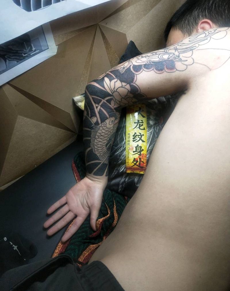 花臂1600纹身图片_手臂老传统纹身图案