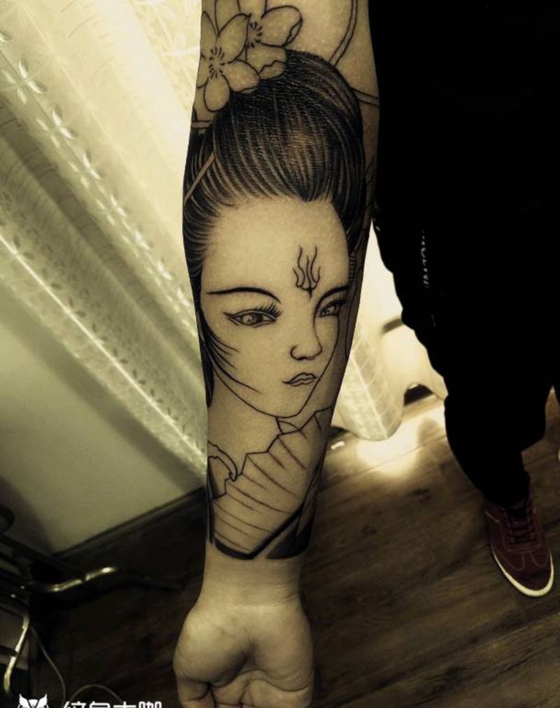 艺妓纹身图片_腰部臀部欧美几何动物植物静物情侣运城纹身尊炎刺青纹身图案