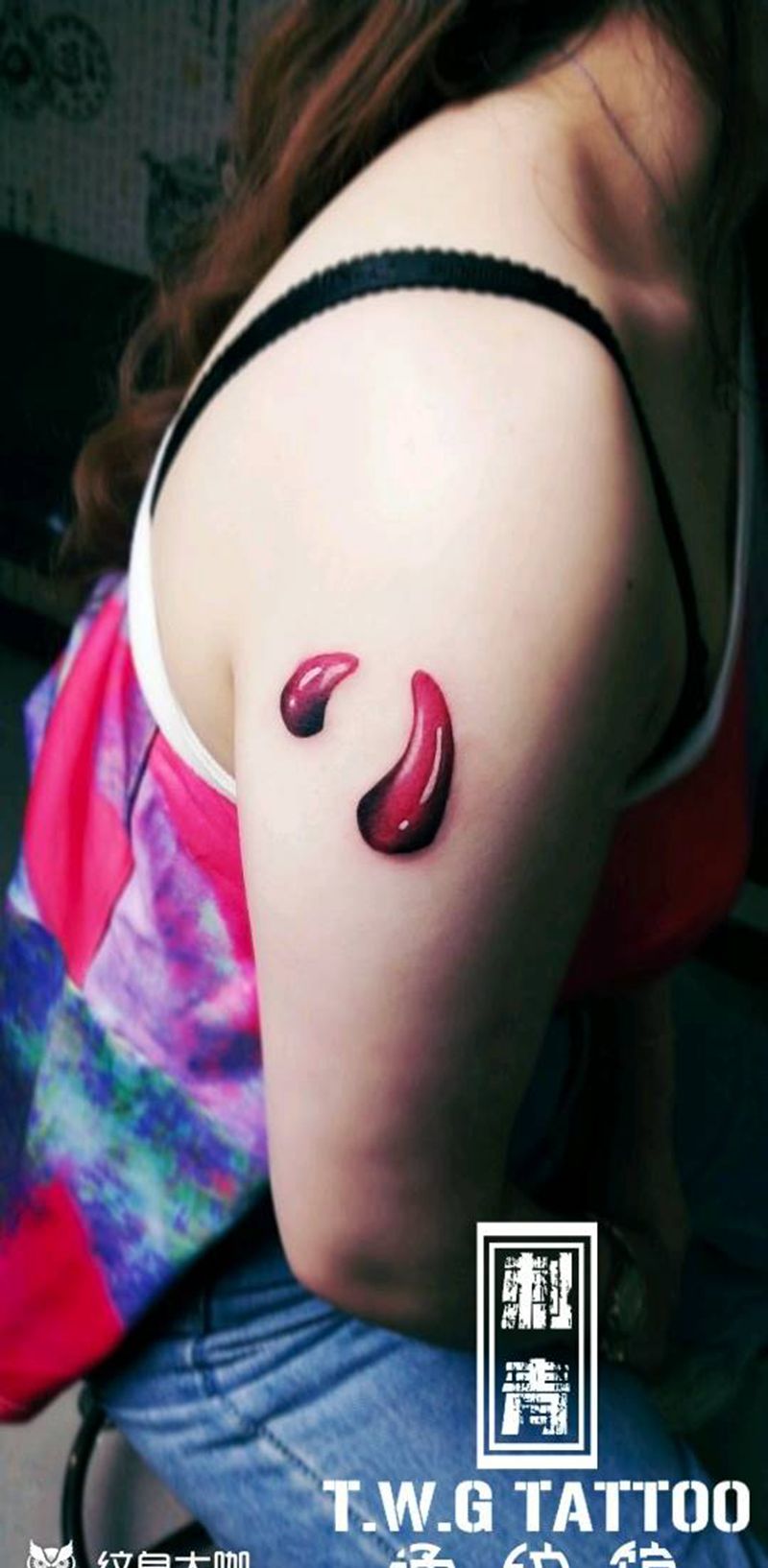 恶魔角纹身图片_肩部New School恶魔角纹身图案